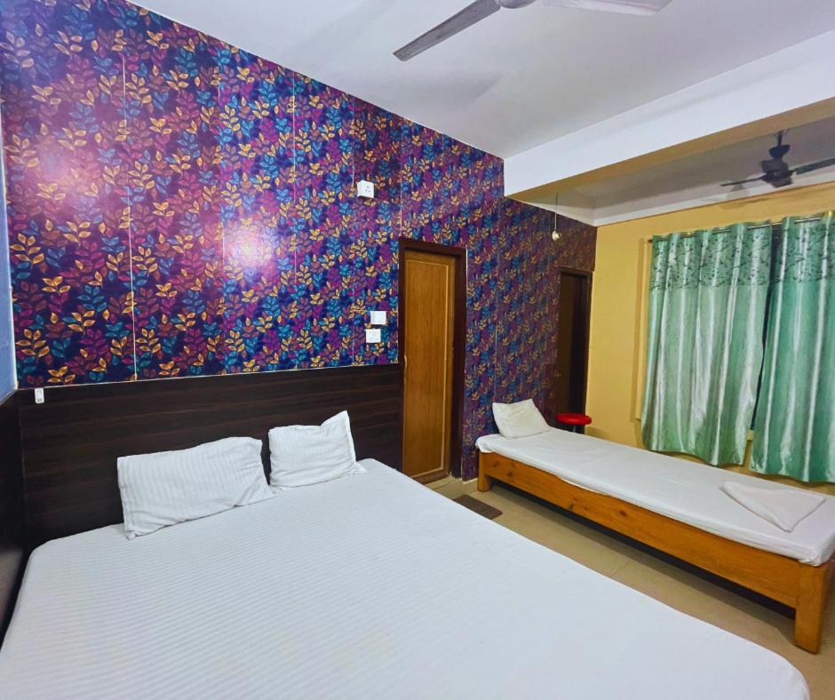 Hotel H K Residency Near Kalakshetra Guwahati Esterno foto