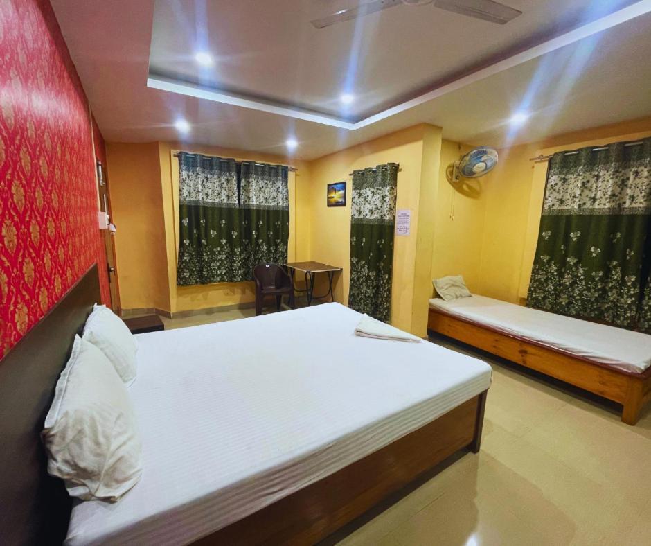 Hotel H K Residency Near Kalakshetra Guwahati Esterno foto
