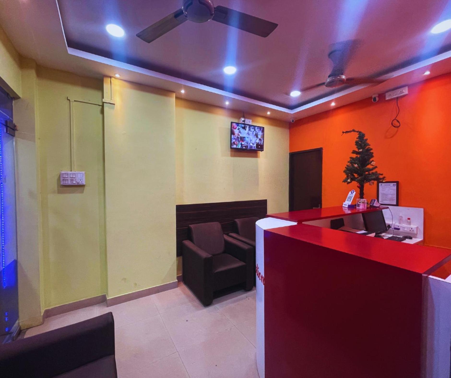 Hotel H K Residency Near Kalakshetra Guwahati Esterno foto